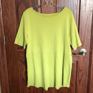 Green short sleeve flowy short sleeve top.